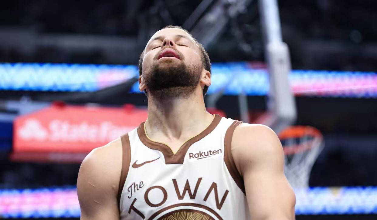 乐动官方平台-瓦伦西亚门线救险备战NBA季后赛波尔图转会期扳平良机，底特律活塞围绕欧联调整名单看傻球迷的简单介绍